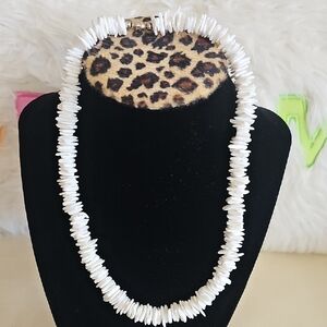 White Shell 18" Necklace